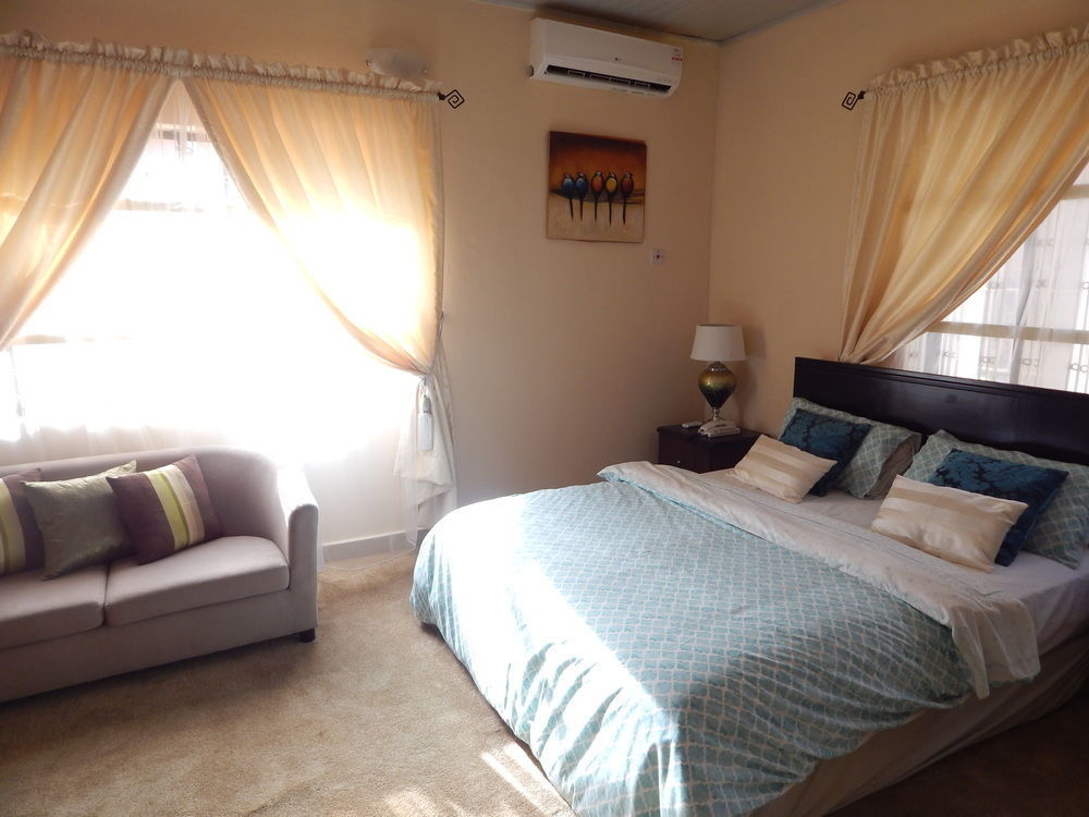 Redwood Place Hotel Abuja Buitenkant foto